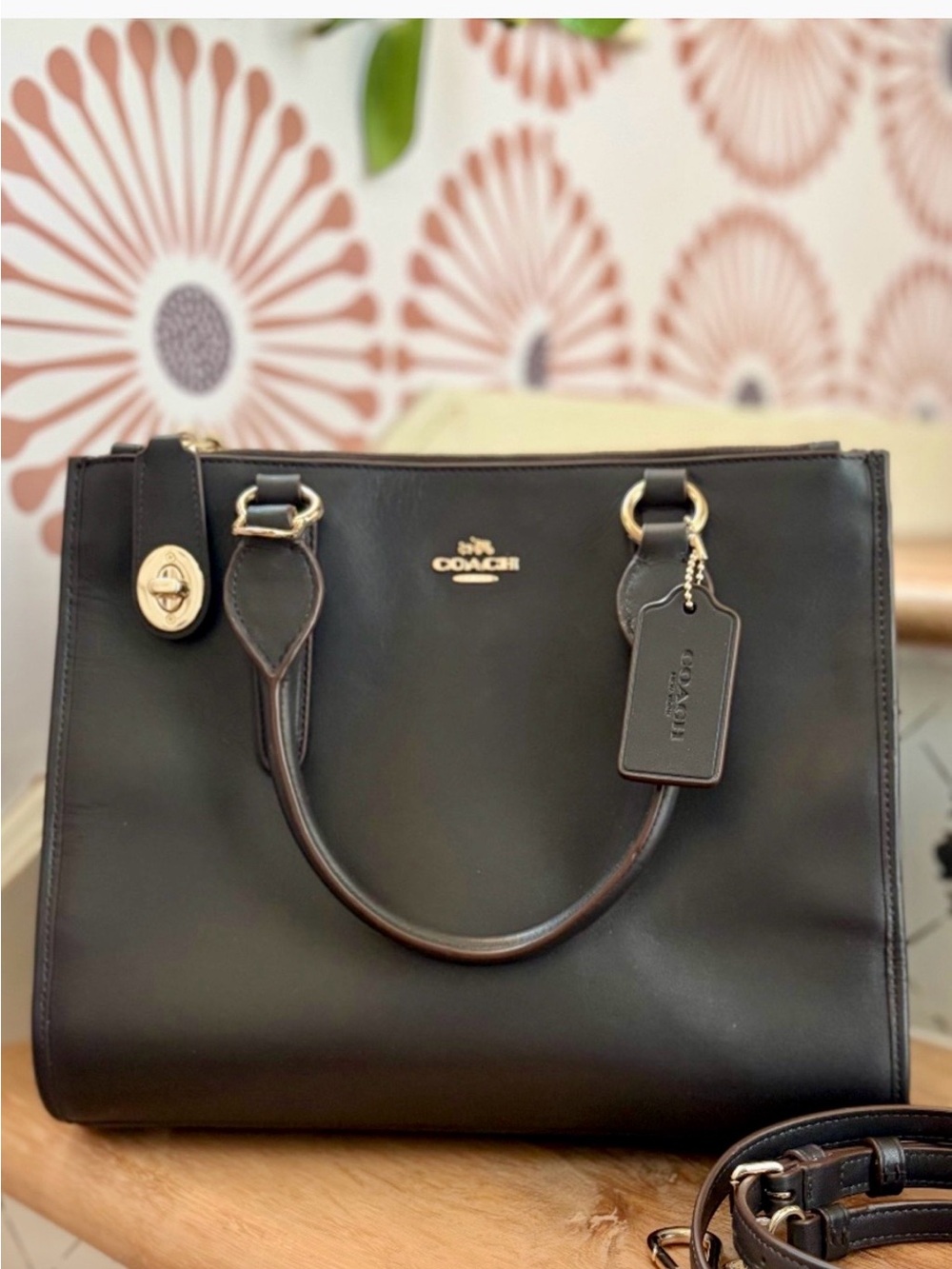 Coach Black Smooth Leather Turnlock Carryall Bag Shoulder Tote Strap CL193
